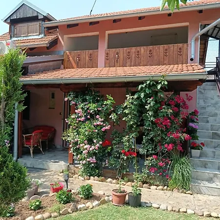Mika Apartment